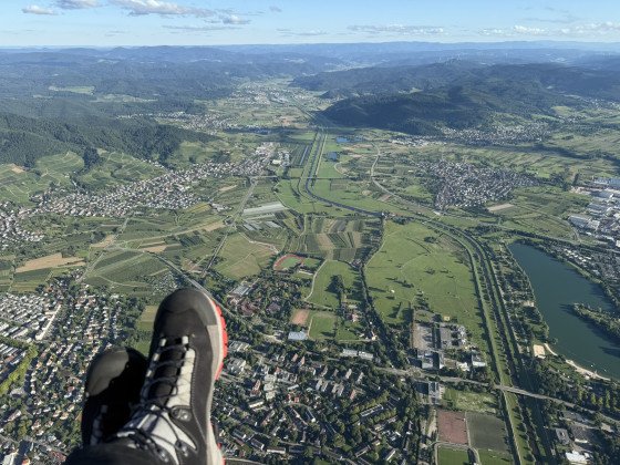 Blick Richtung Süd-Osten entlang der Kinzig ...