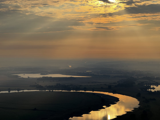 Morgenflug, Elbe, Altmark, Gold & Sonnenaufgang mit dem „Blyke“