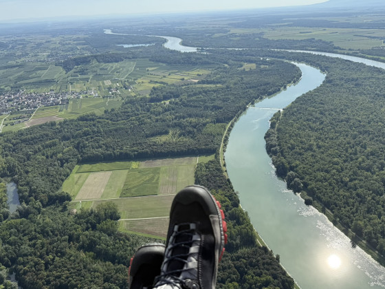 Rhein in südlicher Richtung, querab des Kaiserstuhls