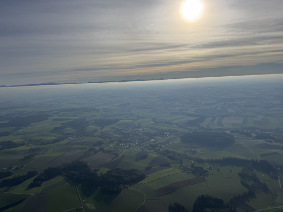 Inversion und Alpen im Hintergrund