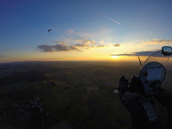 Sunsetflug Alsfeld der Abendsonne entgegen